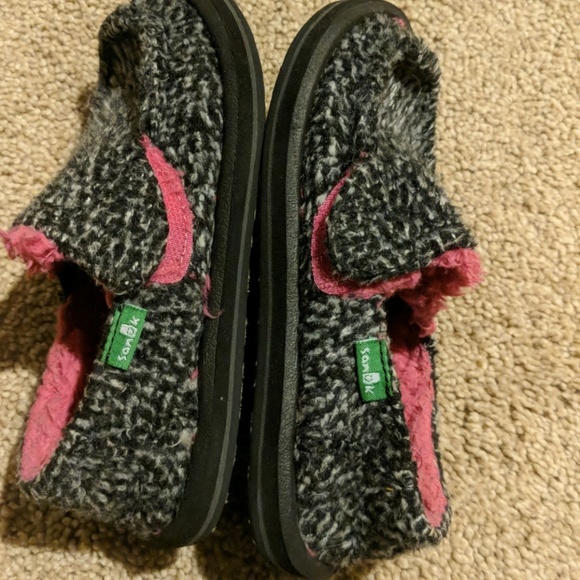 Sanuks worn once - Picture 2 of 7